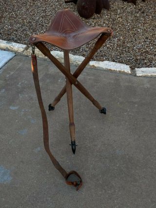 Vintage Orvis Wood Leather Folding Tripod Camp Stool Hunting Guides Chair Rare