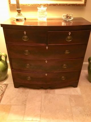 Antique Bow Front Mahogany Chest Of Drawers.  5 Drawers,  Circa Mid 1800’s