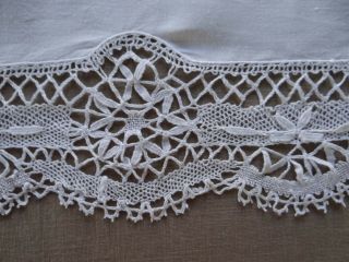 Vintage French Table Runner Hand Embroidered White Linen Lace Bobbin 42 x 17 