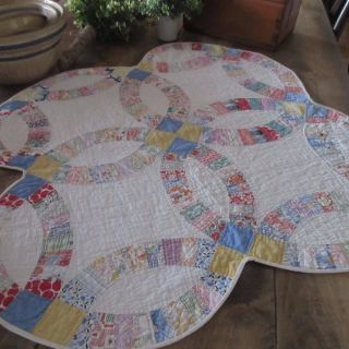 Lovely Feedsack Prints Vintage 30s Wedding Ring Table Quilt 30x30