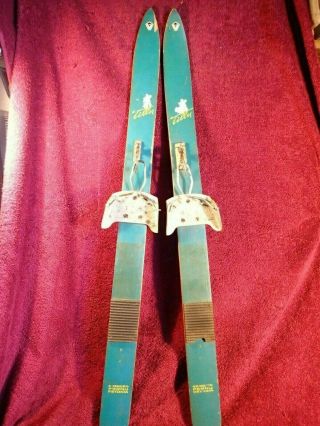 Vintage 1970 - S Small Wood Skis With Metal Bindings - - - Great