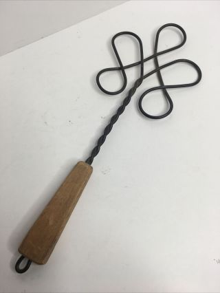 Vintage Antique Salesman Sample Metal 14 Inch Wire & Wood Rug Beater