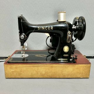 Vintage 1950 ' s SINGER 99K Sewing Machine - w/ accessories & case 2