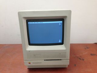 Vintage Apple Macintosh Se/30 M5119 Powers On/for Parts | Oo77