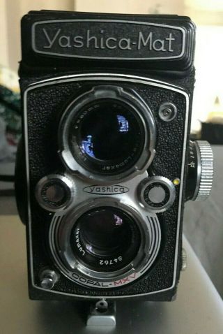 Yashica Mat Vintage Camera w/Copal - MXV Lumaxar 75 mm Lens 2