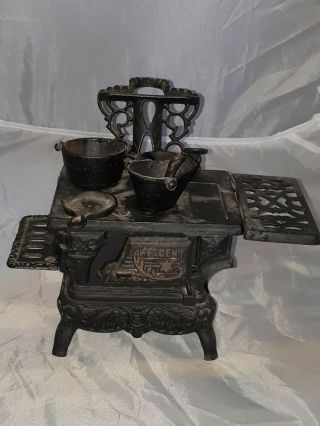 Vintage Crescent Cast Iron Salesman Sample/toy Miniature Stove With All Parts