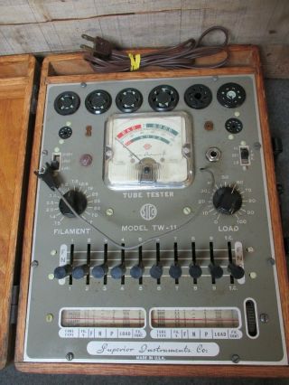 Vintage Superior Instruments Tw - 11 Tube Tester With Case