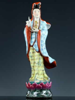Fine Quality Chinese Famille Rose Female Immortal Guanyin Figure Jingdezhen