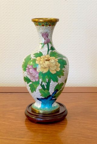 Vintage Chinese Cloisonne Vase 8.  5 Ins Tall