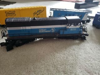 Vintage Lionel Great Northern Electric Train Set and accessories 2
