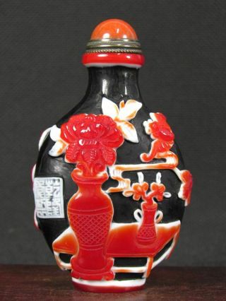 Fine Chinese " Bo Gu " Carved Peking Overlay Glass Snuff Bottle