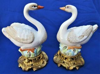 Vintage Mottahedeh Porcelain Swans Figurines Made In Italy Hand Painted