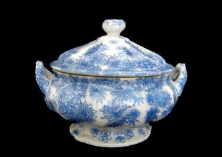 Vintage Oriental Blue & White Porcelain Footed Covered Bowl Chrysanthemum Design