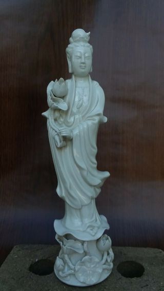 Chinese Porcelain Lady With Lotus Flower Very Detailed With Chinese Mark 10.  5 "