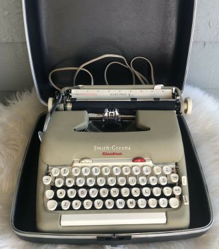 Vintage Smith Corona 5TE Electric Typewriter with Case 1950 ' s Potable 2