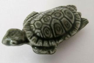 Wade Whimsies Green Sea Turtle Miniature Figurine Animal Tiny Ceramic Porcelain