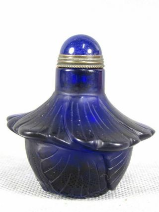 Chinese Cabbage Carved Blue Peking Glass Snuff Bottle 2
