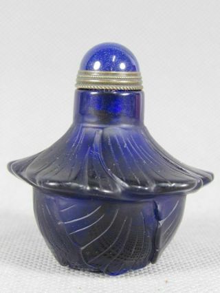 Chinese Cabbage Carved Blue Peking Glass Snuff Bottle 3