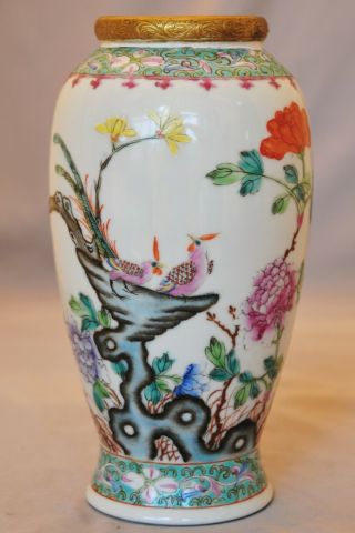 Antique Chinese Porcelain Famille Rose Vase Qing Dynasty