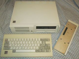 Vintage Ibm Pcjr Model 4860 Computer With Keyboard And Parallel (not)