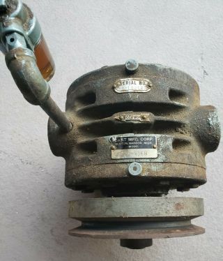 Gast Mfg Corp 1550 - V16b Vintage Rotary Vane Air Compressor/vacuum Pump Usa