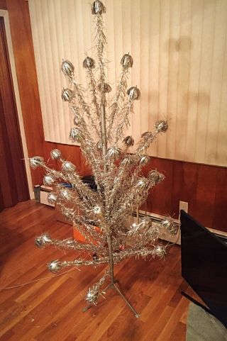 Vintage 1960’s 6ft Silver Aluminum 43 - Branch Evergleam Pom - Pom Christmas Tree 6’