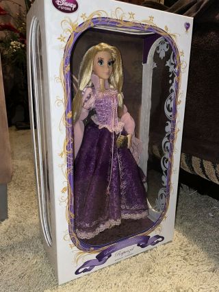 Disney Store Purple Rapunzel Limited Edition 5000 Tangled Doll 17 "