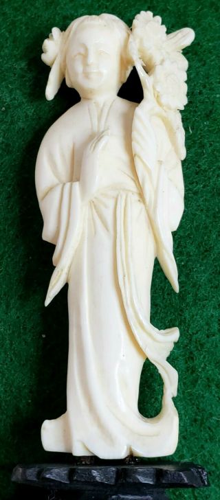 Fine Vintage Chinese Hand Carved Bovine Bone Lady Figurine Statue 3.  5 "