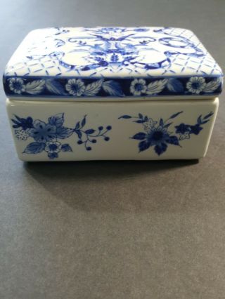 Vintage Chinese Painted Blue & White Porcelain Lidded Box 5 " ×3,  5 " ×2,  5 "