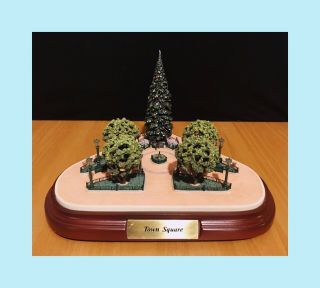 Walt Disney World Main Street Usa “town Square” Miniature Olszewski 1st Edition