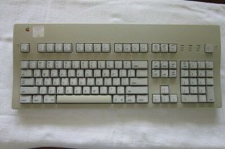 Apple Extended Keyboard Ii M3501 For Vintage Macintosh Computer W/bus Mouse