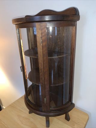 Quality VTG Oak Curved Glass Front Curio Cabinet Wall/Table Display 23” Tall Leg 3