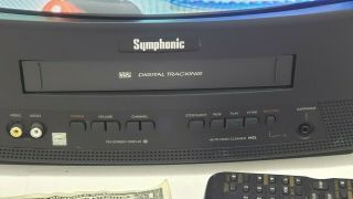 Symphonic 13 Inch Vintage Color TV With Built In VCR VHS - With Remote Portable 3