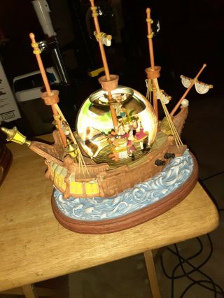 Disney Peter Pan Captain Hook Pirate Ship Musical Snowglobe “ You Can Fly “ 10 "