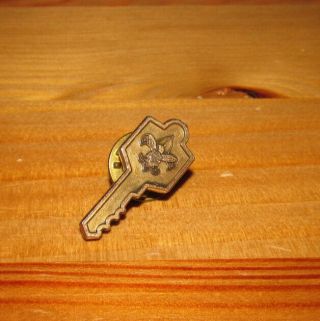 Bsa Vintage Boy Scouts Of America 1 " Key Pin - Pinback - Metal