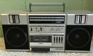 Vintage Sanyo Boombox Stereo Radio Am/fm Cassette Recorder Model M9825