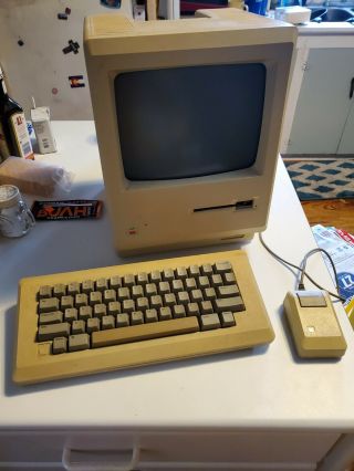 1984 Apple Mac Macintosh 512 K Computer Pc Vintage With Keyboard And Mouse