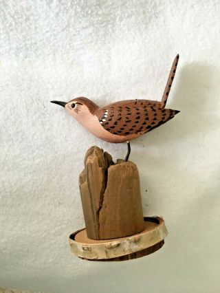 Vintage Hand Carved Painted Wood Bird Drift Log Figure Statue Brown Wren