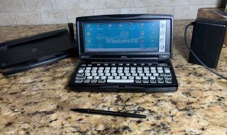 Hewlett Packard Hp 620lx Windows Ce Vintage Palmtop Pc - Wcharger,  Dock,  Stylus