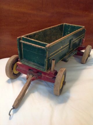 VINTAGE PETER MAR WOODEN FARM TOY HAY WAGON MUSCATINE IOWA GREEN & RED 2