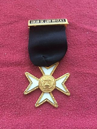 Vintage Masonic Knights Templar Medal Medallion White Enamel Gold Maltese Cross