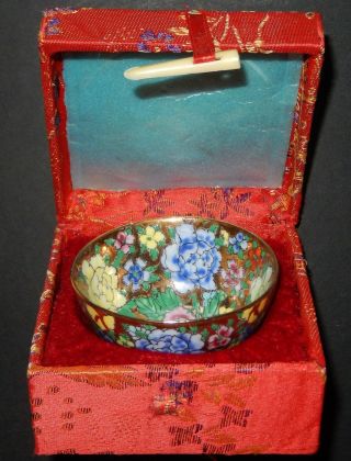 Fine Quality Antique / Vintage Chinese Porcelain Tea Bowl