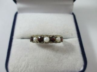 Stunning Vintage 9ct Gold Garnet & Pearl Gypsy Ring Uk Size O1/2 1.  91g