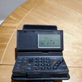 Vintage Sony Icf - Sw100 World Band Receiver Portable Shortwave Radio With Case