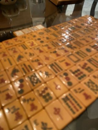 VINTAGE BUTTERSCOTCH BAKELITE MAH JONG TILES - 151 Tiles,  Chips, 3