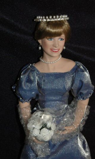 Nrfb 1st Edition 1997 Princess Diana The Queen Of Hearts Porcelain Doll