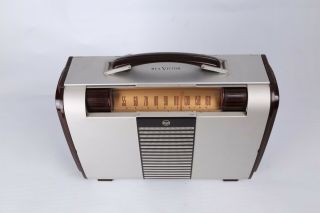 Vintage RCA Portable AM Broadcast Radio Model 8BX6 Globetrotter 2