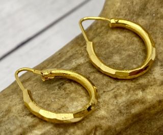 Vintage Solid 18k Yellow Gold Women’s Classic Hoop Earrings Scrap Or Use 1.  6g