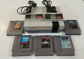 Nintendo Nes Vintage Console System W/ 5 Games -
