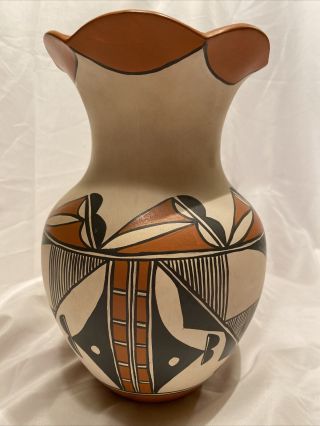 Vtg Isleta Pueblo Pottery P.  Jojola 10” Jar Native American Clay Pot Vase